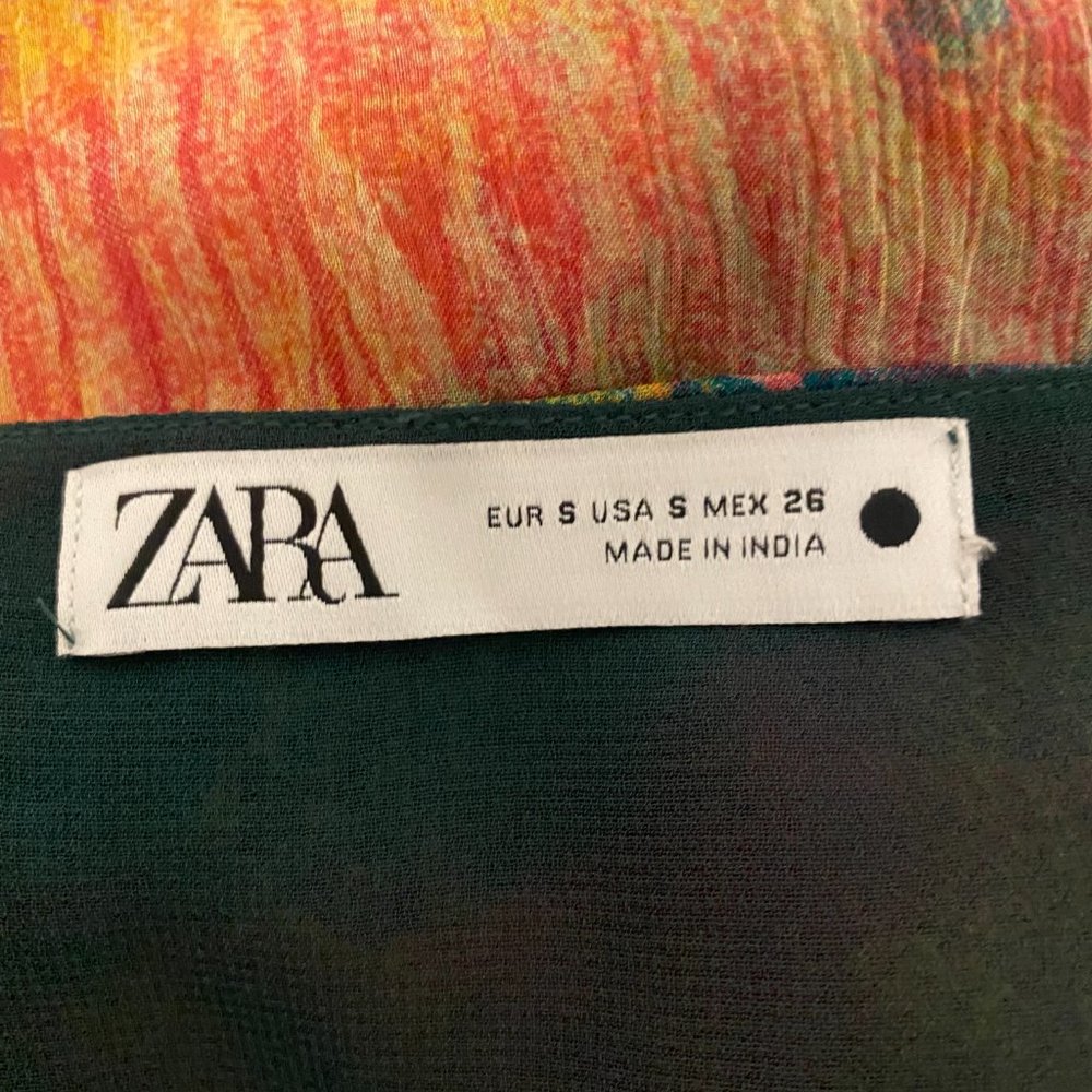 Printed Ruffle Top - Picture 7 of 7